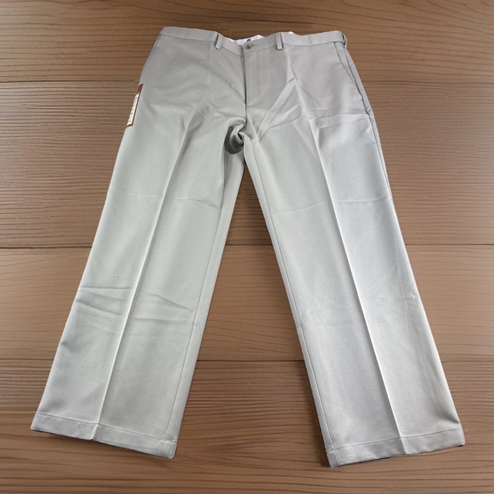 Haggar Cool 18 Performance Khakis Mens 42x29 Beige Classic Fit No Iron Pants NEW